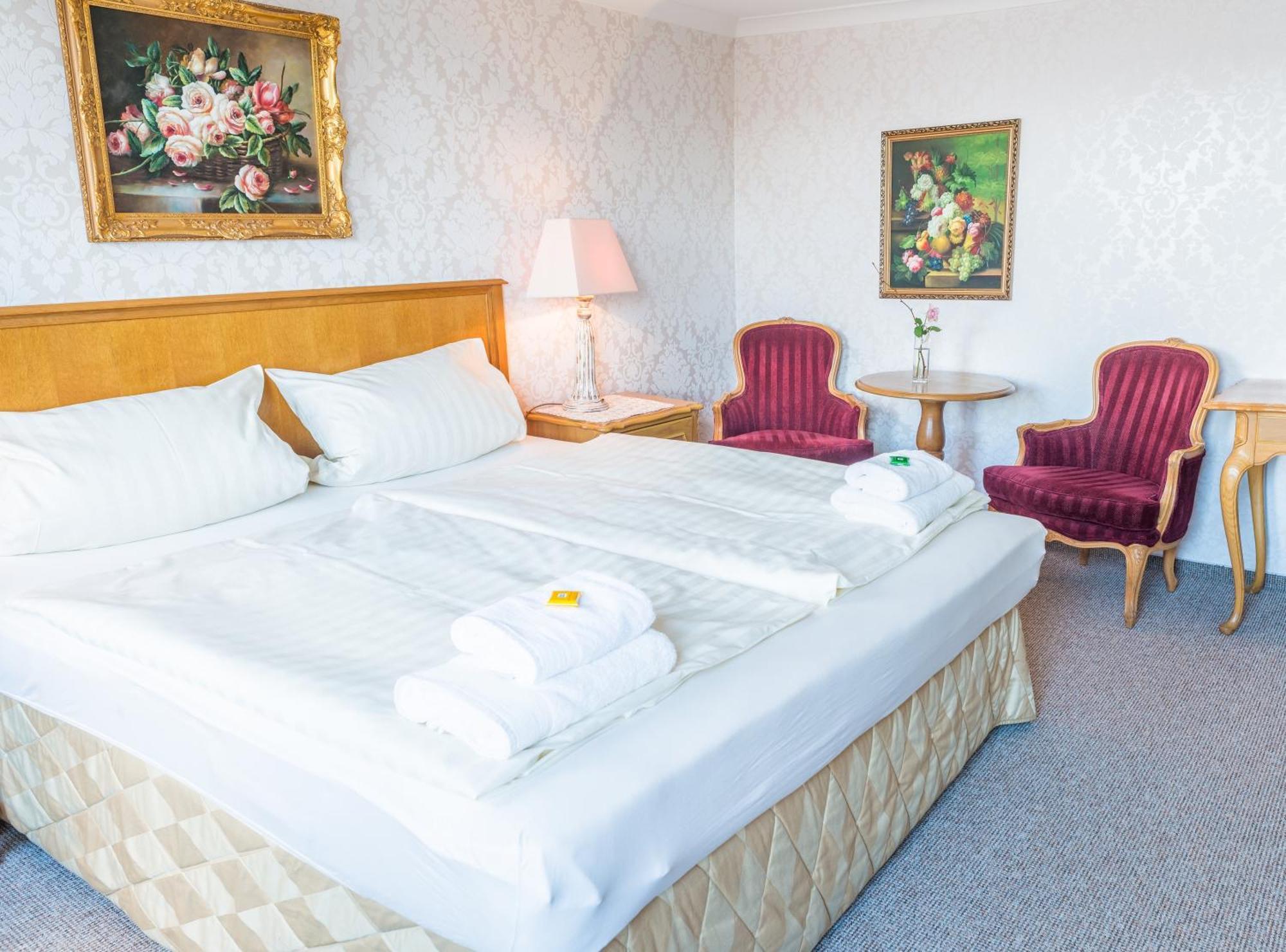 Romantisches Hotel Zur Traube Schwerin Schwerin  Bilik gambar