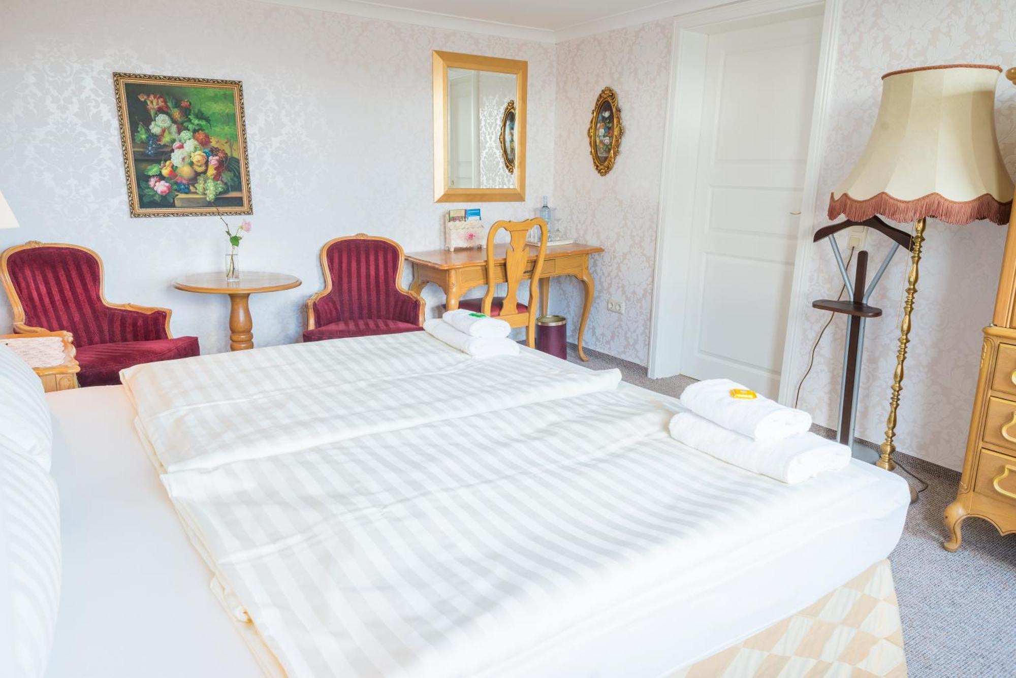 Romantisches Hotel Zur Traube Schwerin Schwerin  Bilik gambar